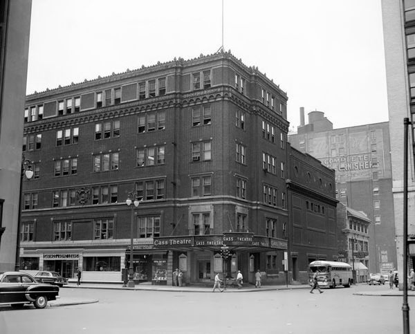 Summit Theatre